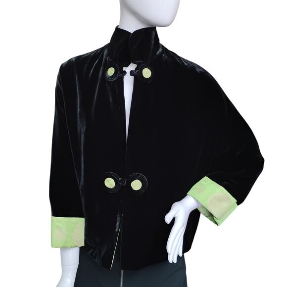 Shanghai Xu Haori Jacket Size Small Black Velvet With Green Lining 2 Buttons - Picture 1 of 8